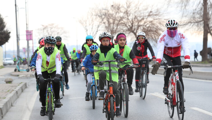 Yeşilay Spor Kulübü, sağlık için pedal çeviriyor