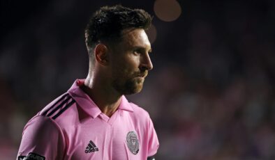 Messi’nin Barcelona’daki ilk sözleşmesi açık artırmayla satılacak