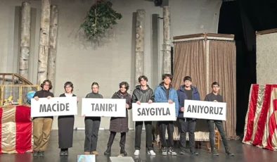 TÜRK EĞİTİM VAKFI (TEV), BAĞIŞÇISI USTA SANATÇI MACİDE TANIR’I TİYATRO SAHNESİNDE ANDI